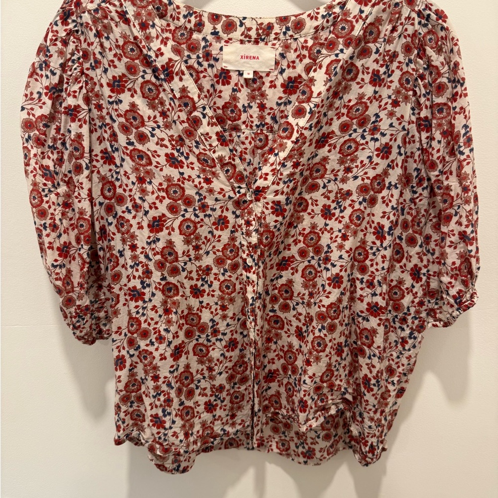XiRENA Red and Blue Floral Blouse